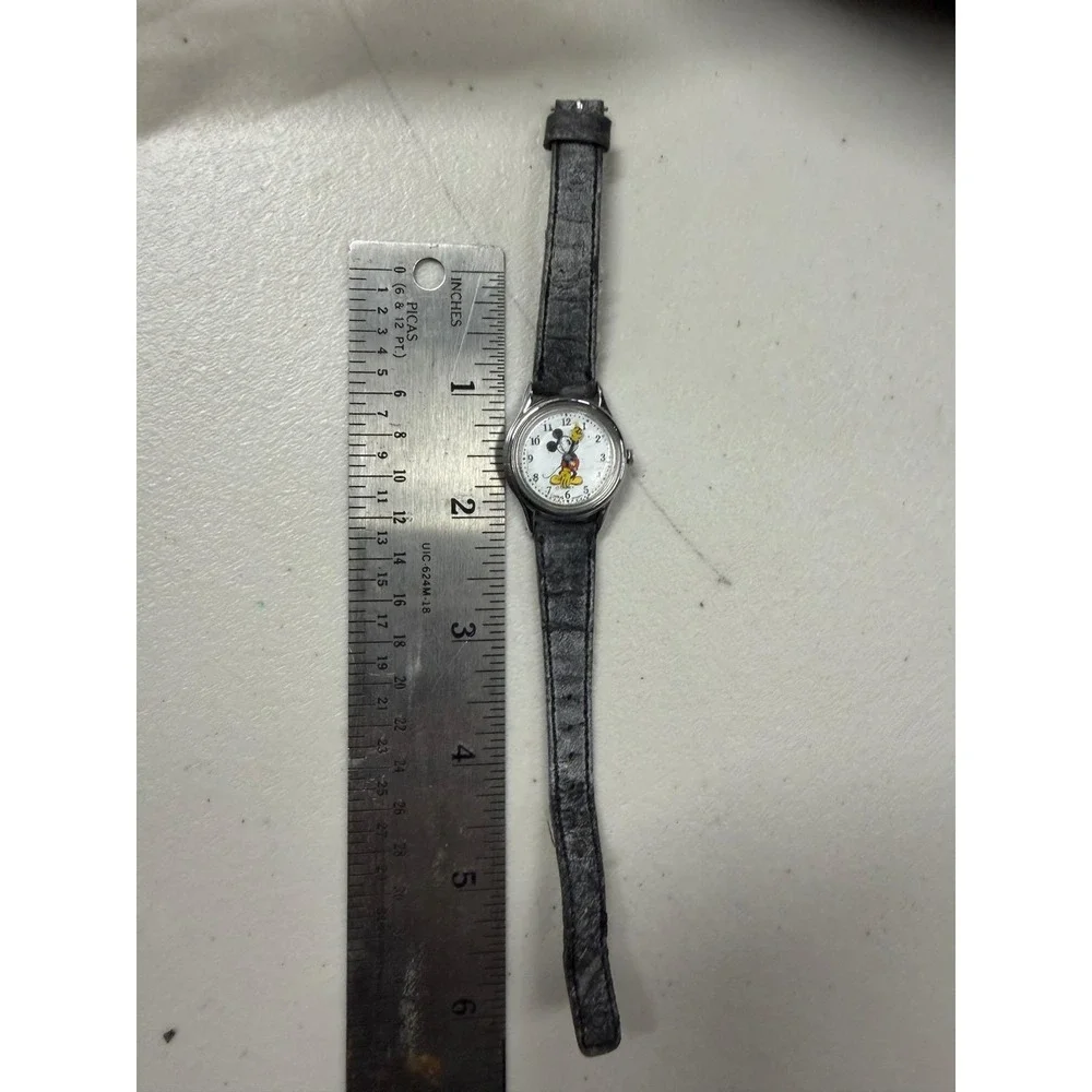 Vintage Lorus Mickey Mouse Disney Watch V515-6080 Silver Tone Grey Strap‎ Quartz